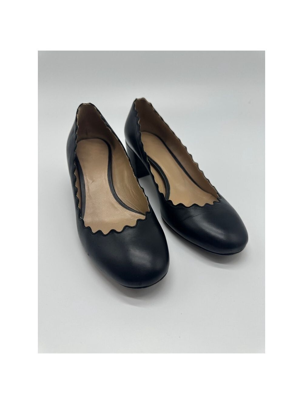 Chloé Lauren Scalloped Black Leather Block Heel Pumps Size 35 (US 4.5–5) - Picture 2 of 7